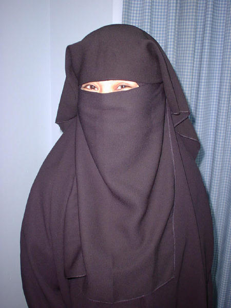 American sister in Niqab