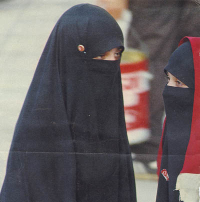 Sisters in Niqab in Turkey